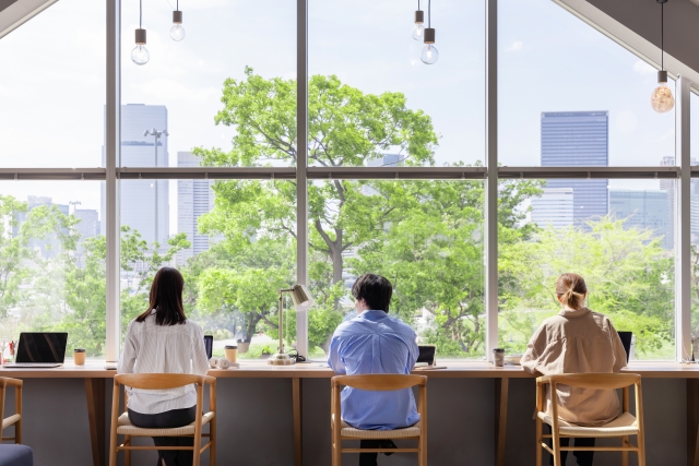 オフィスを覗く